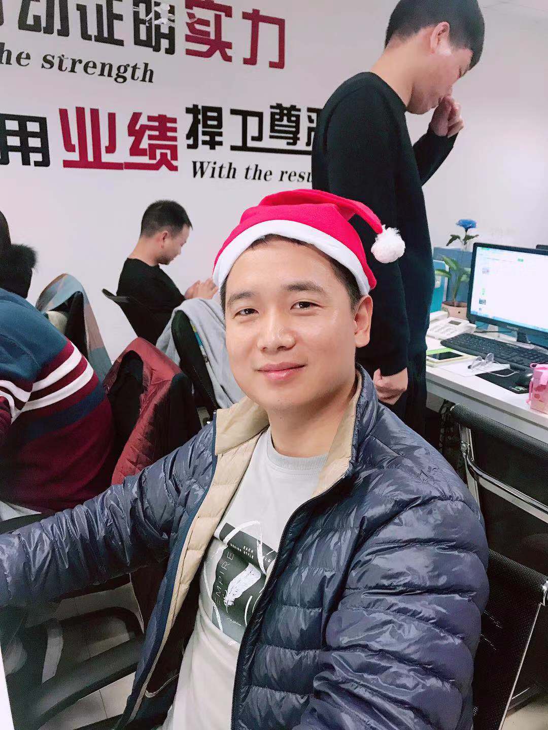 東勝物流--祝您元旦快樂！深圳到香港物流,香港物流專線,深圳香港進出口,中港物流,香港深圳貨運運輸_深圳市東勝物流有限公司