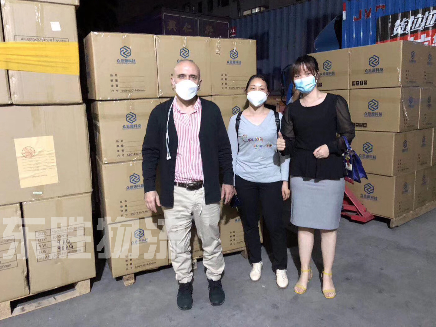 意大利客戶口罩出口運輸?shù)轿宜緜}庫考察，現(xiàn)場圖