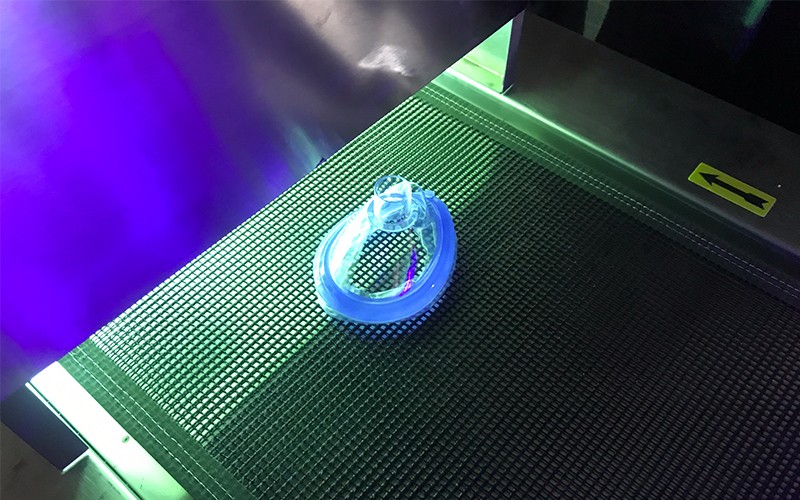 醫(yī)用口罩uv點膠粘貼LED uv固光固化設備.jpg